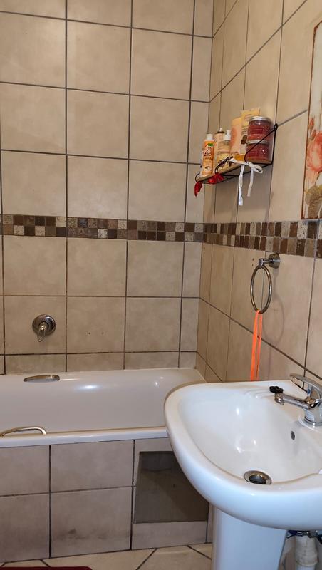 2 Bedroom Property for Sale in Waterval East North West